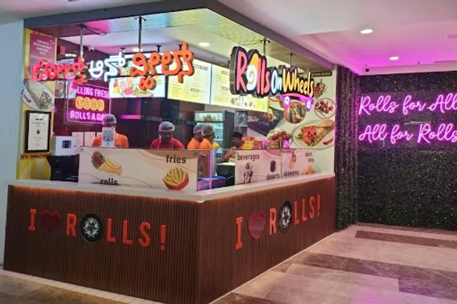 Rolls on Wheels - Shawarma & Wraps