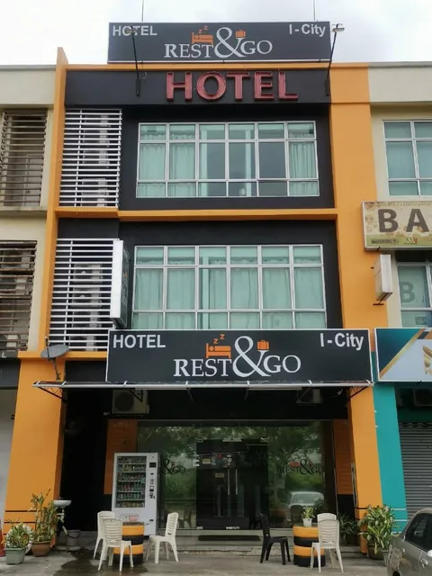 Rest & Go i-City Hotel