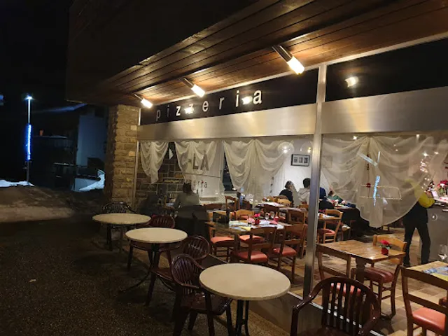 Restaurant - Pizzeria T-La