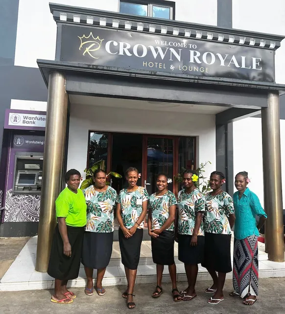 Crown Royale Hotel & Lounge