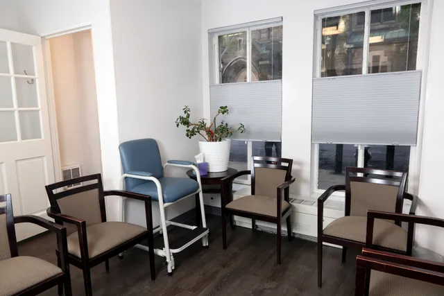 Weijia Yuan, M.D. 袁维佳 风湿科医师