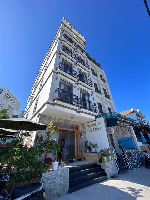 Khách Sạn Bãi Nồm (South Beach) Hotel