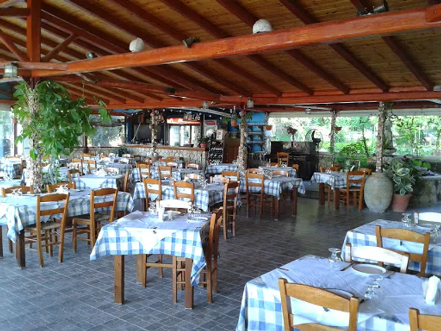 Roula Fish Taverna