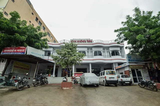 OYO Ashirwad Palace Hotel