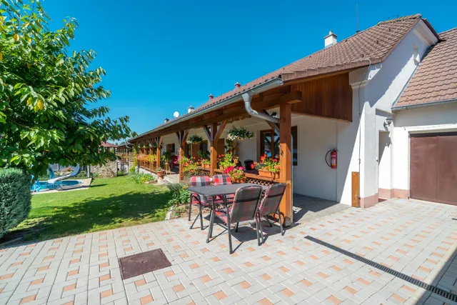 Accommodation near Mole