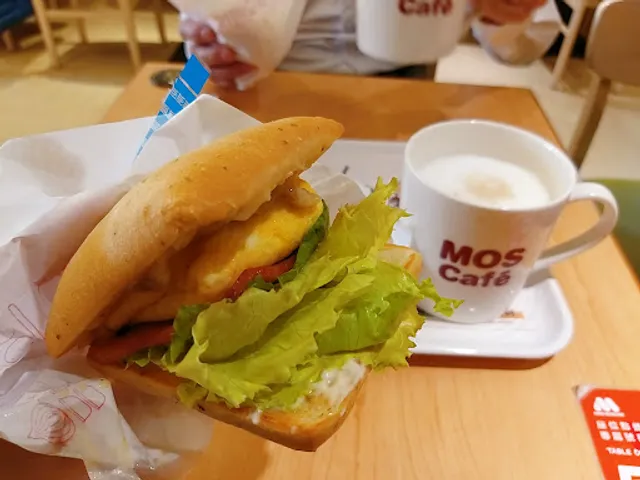 MOS Burger Xinzhuang FJU Shop