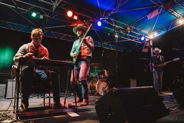 Wood & Steel Live Music Company