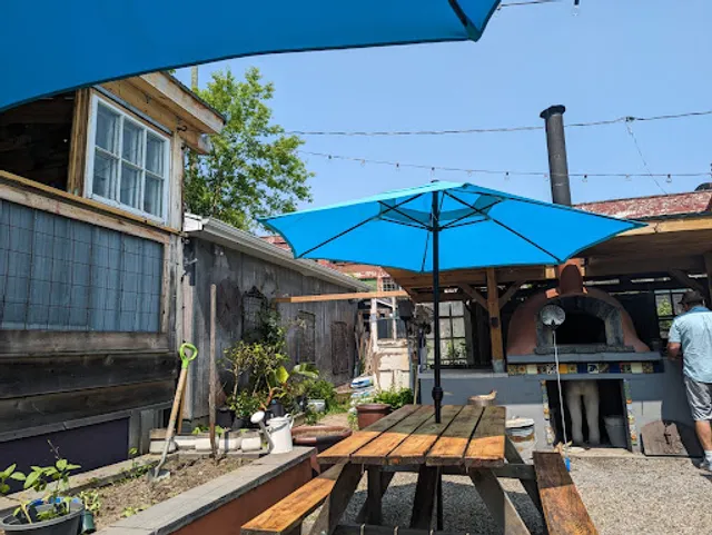 The Purple House Cafe