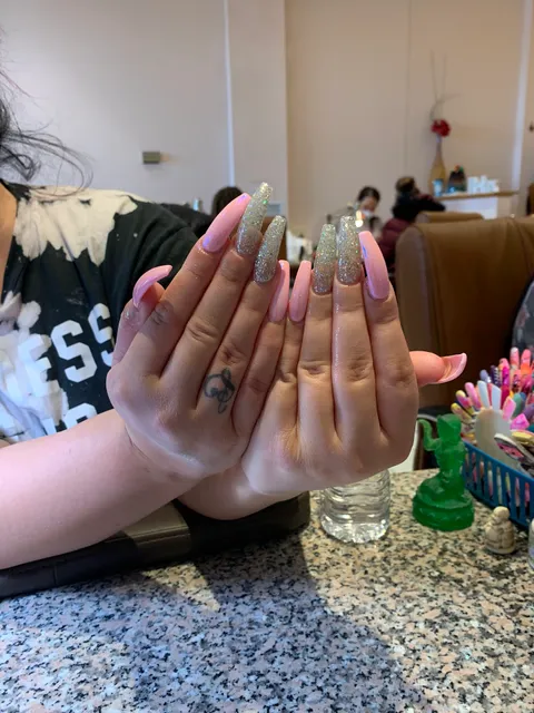 Daisy Nails Salon West St. Paul MN