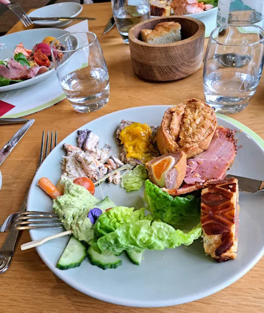 Hillfield Bar & Restaurant