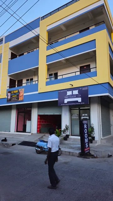 Pondy Pleasant Stay