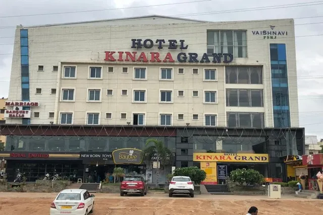 Hotel Kinara Grand