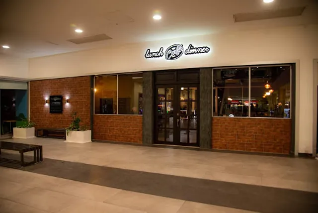 CAFÉ LUNCH & DINNER