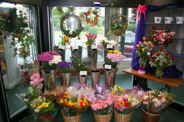 Royer's Flowers & Gifts