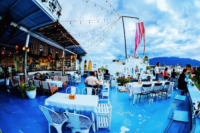 JAI LOY CAFE & ROOFTOP