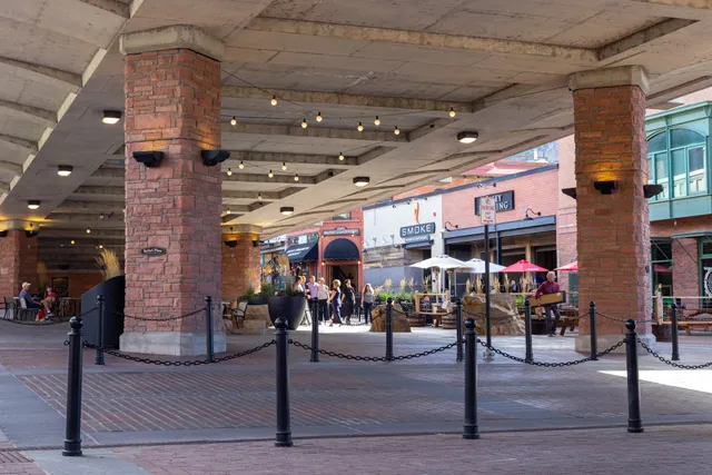 Bethel Plaza - Under the Bridge / 7th Street