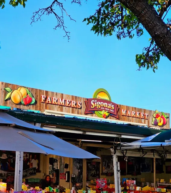 Sigona's Farmers Market