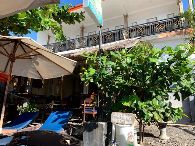 Warung Ombak Homestay