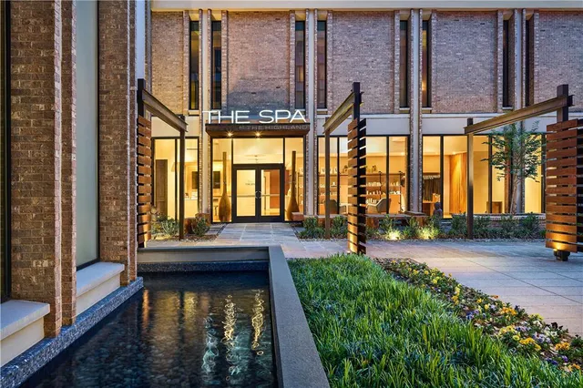 The Highland Dallas, Curio Collection by Hilton