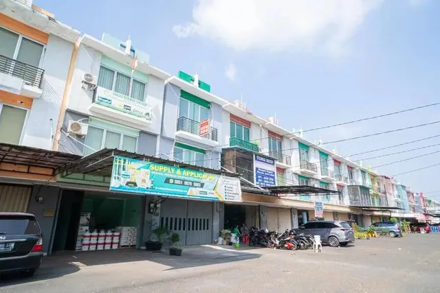 RedDoorz @ Aralia Harapan Indah