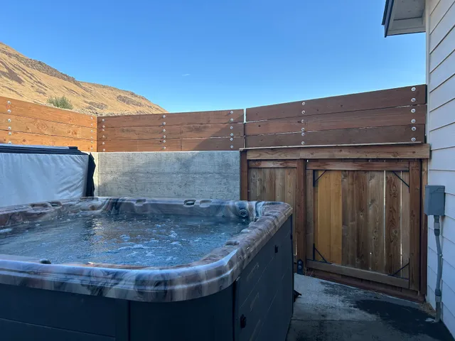 RiverView Retreats - Vantage Bay