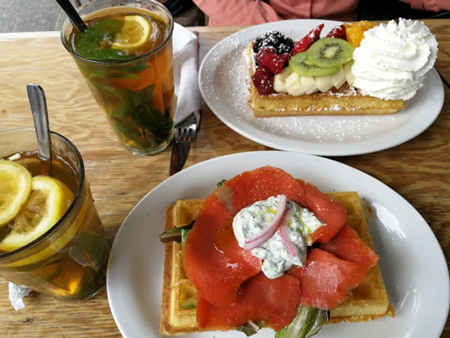 Nero Belgian Waffle Bar