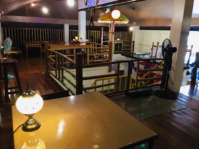 WOnDERLAND_sayaw thai food