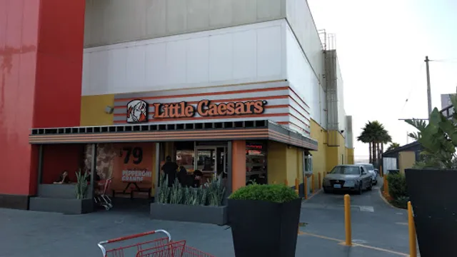 Little Caesars Porticos