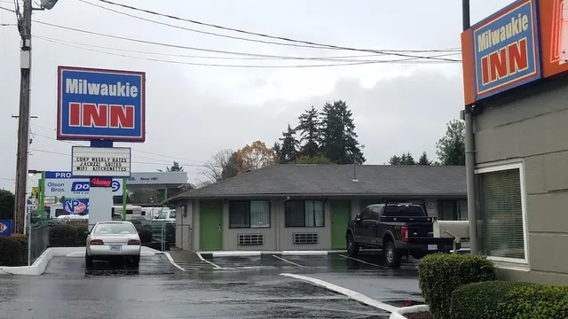 Budget Lodge Milwaukie Inn