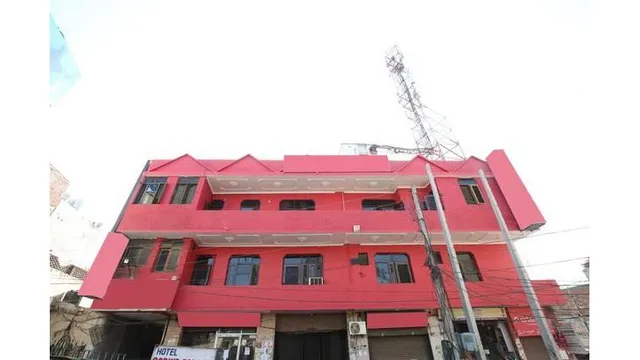 OYO 13140 Mayur Palace