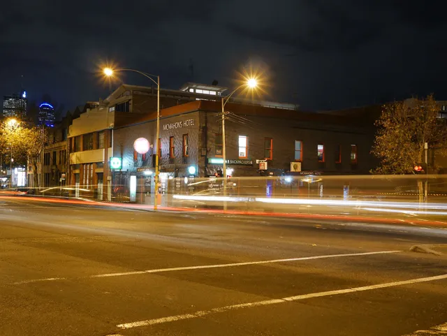 Bev & Micks Backpackers