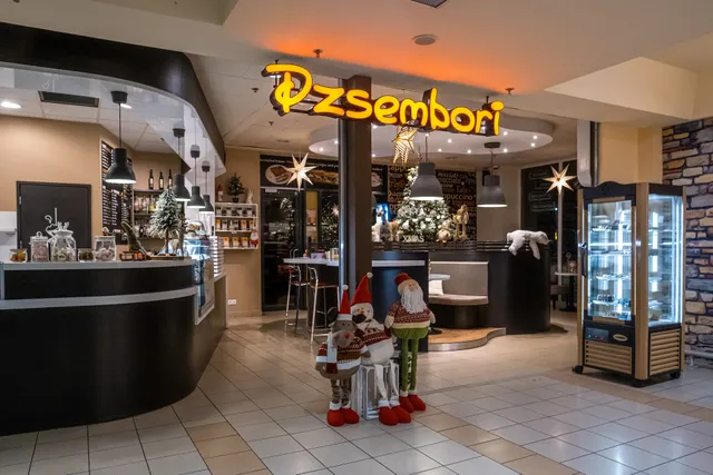 Dzsembori Kávézó & Reggeliző