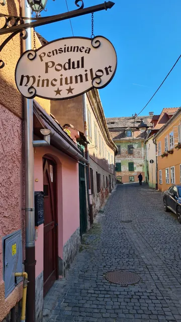 Pensiunea Podul Minciunilor