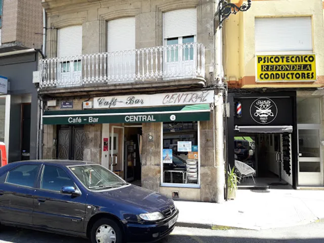 Cafe-Bar Central