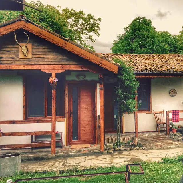 Къща за гости - хотел ''При Янтрата''