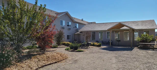 Hardys Spring River Lodge