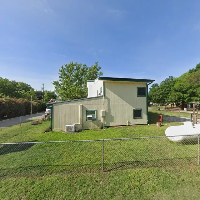 Little Lodge On the Lake