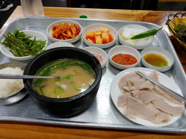 Miryang Dwaeji-gukbap