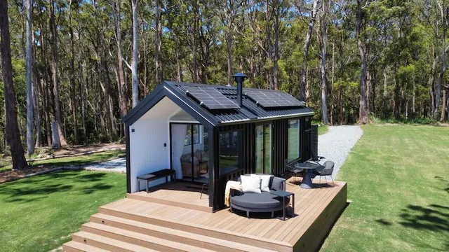 Escarpé Rainforest Escape