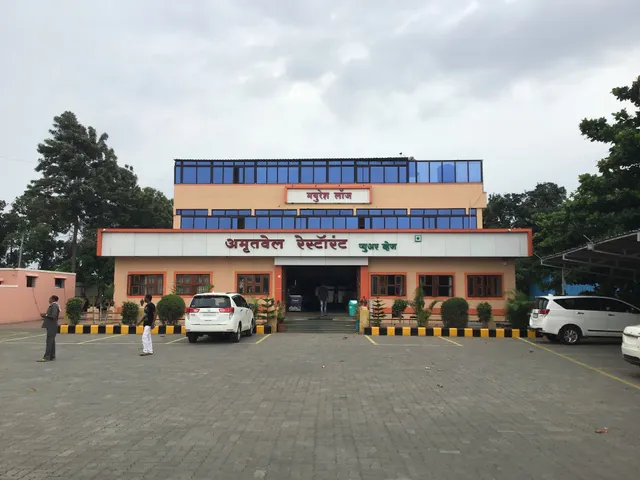 Amrutvel Restaurant (Pure Veg)