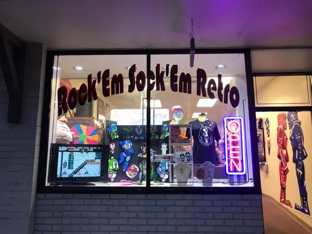 Rock'em Sock'em Retro