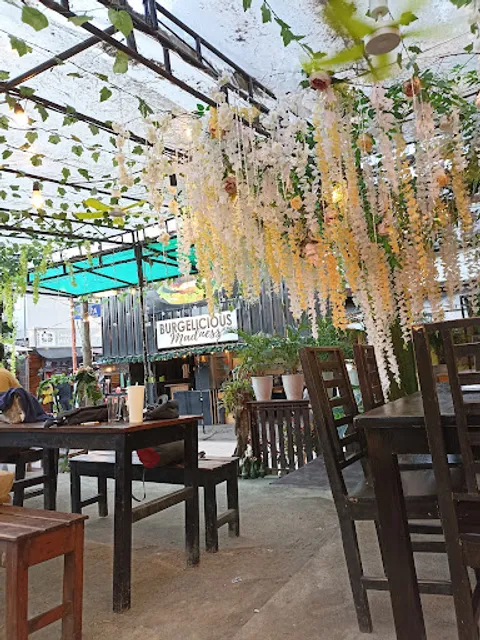 Burgelicious Madness by PNX