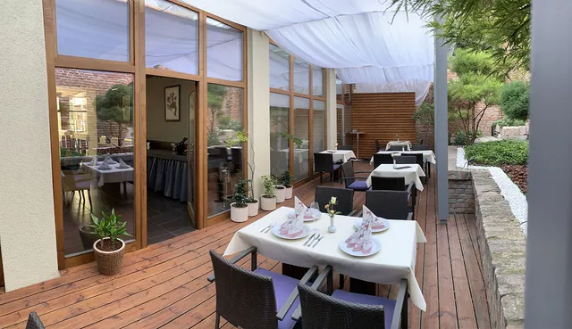 LONDON Boutique hotel & Restaurant