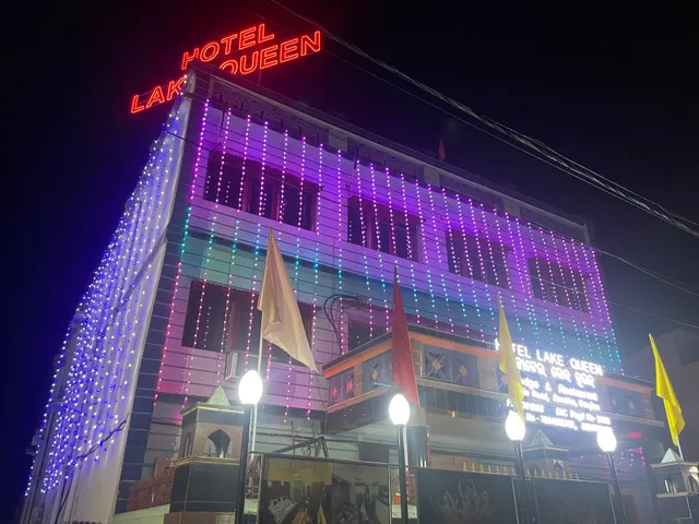 HOTEL Lake Queen (LODGE & RESTAURANT)