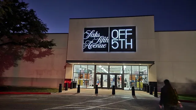 Saks OFF 5TH