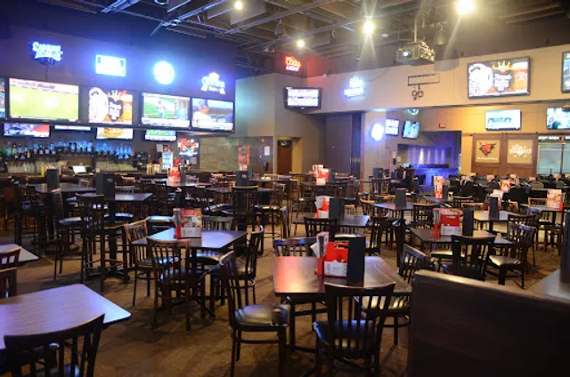 DJ's Dugout Sports Bar - Aksarben Village