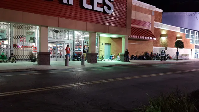 Shady Oaks Shopping Center