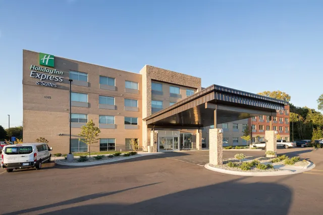 Holiday Inn Express & Suites Kalamazoo West by IHG