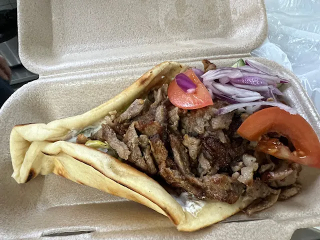 To Proto Pita Gyros