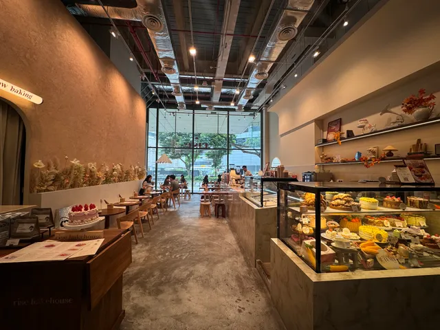 Rise Bakehouse @ TripleOne Somerset